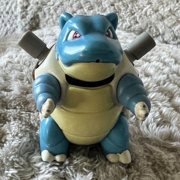 NINTENDO POKEMON BLASTOISE WATER SQUIRTER FIGURE 1999 BURGER KING KIDS MEAL TOY - Picture 1 of 8